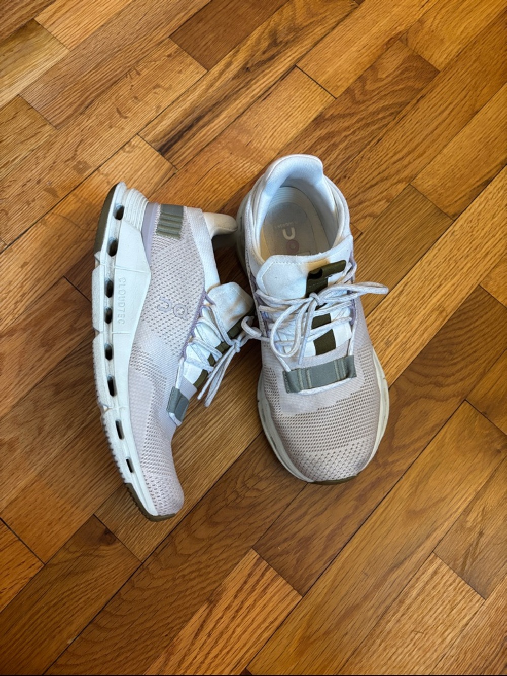 On Running Sneaker Cloudnova W8